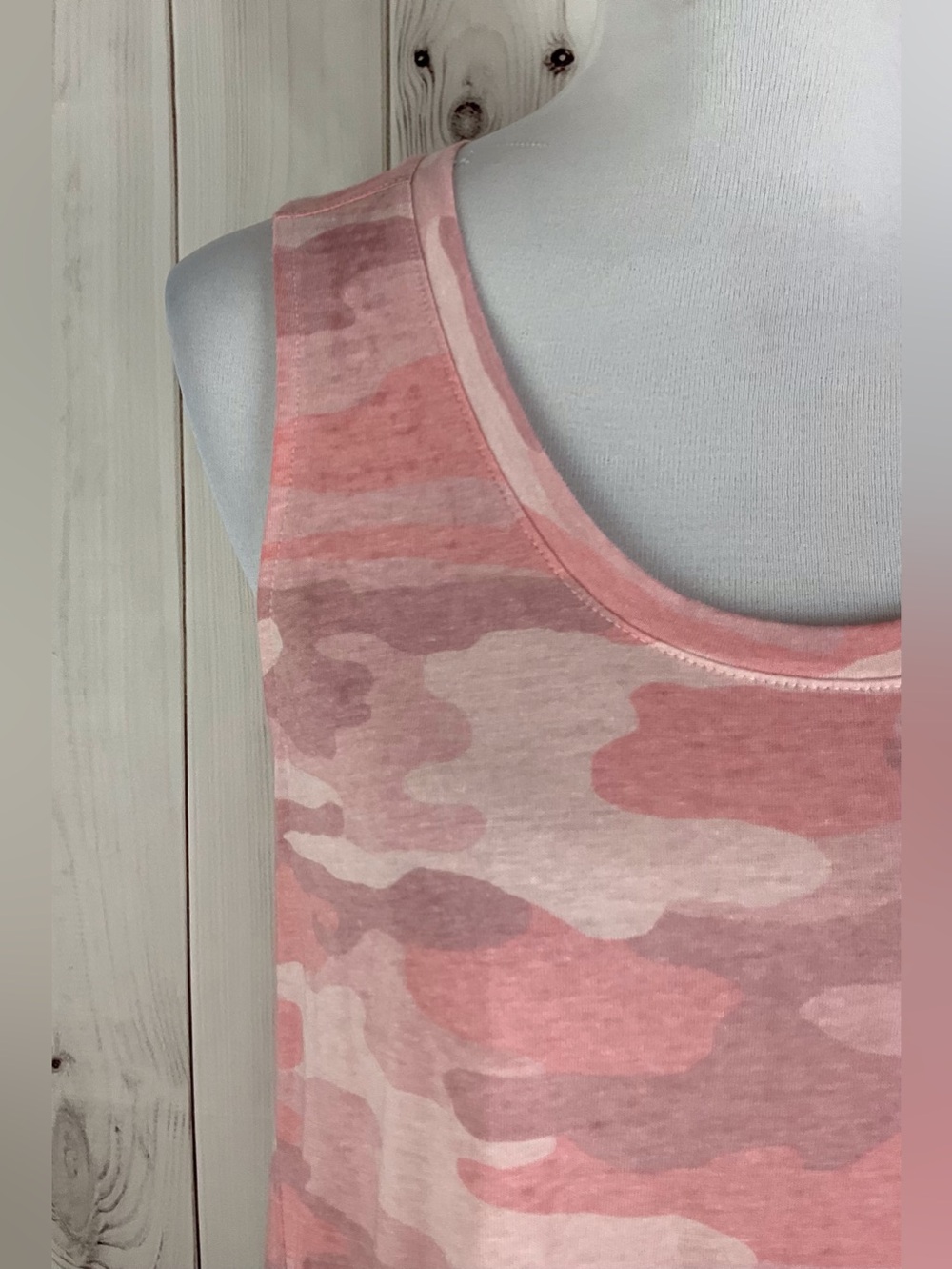 Lucky Brand Women's Pink Camo Camouflage Lightweight Sleeveless Tank Top S NWT - Picture 3 of 12